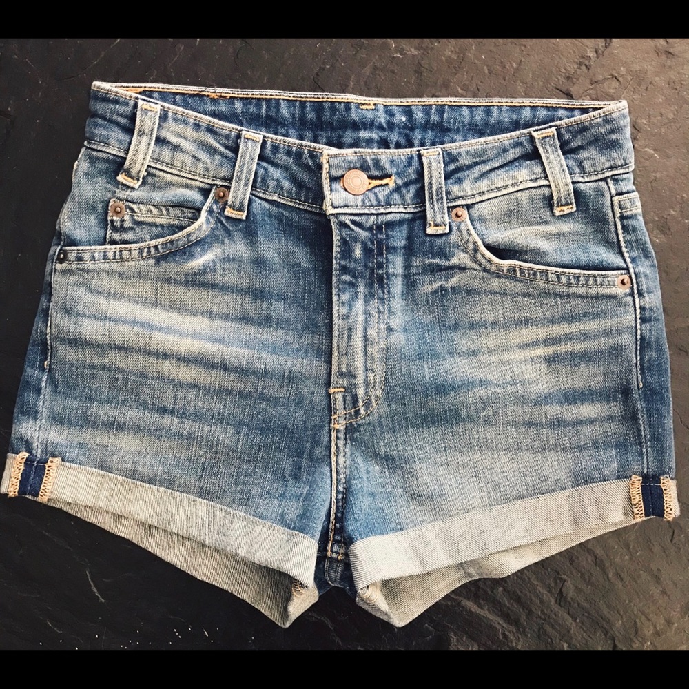 Levi’s Size 2 Jean Shorts